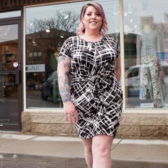 Black and white print dress - Spencer & Shaw - Picture 2 of 3